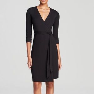 Diane von Furstenburg “New Jeanne Two” long sleeve wrap dress in black Size 10